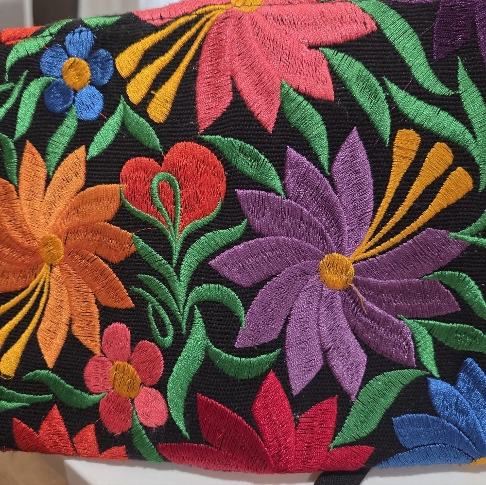 Multicolor Floral Crossbody Bag